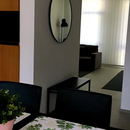 City Home Apartman *