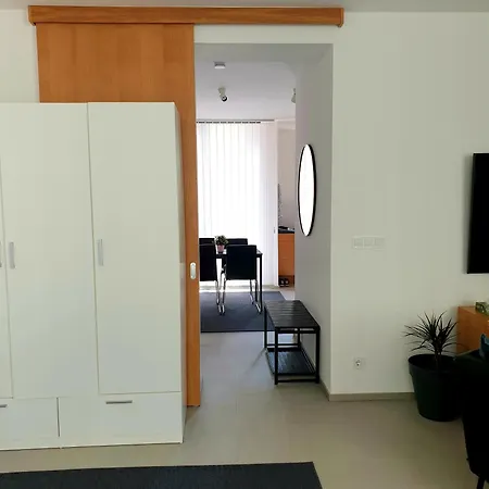 City Home Apartman إغير